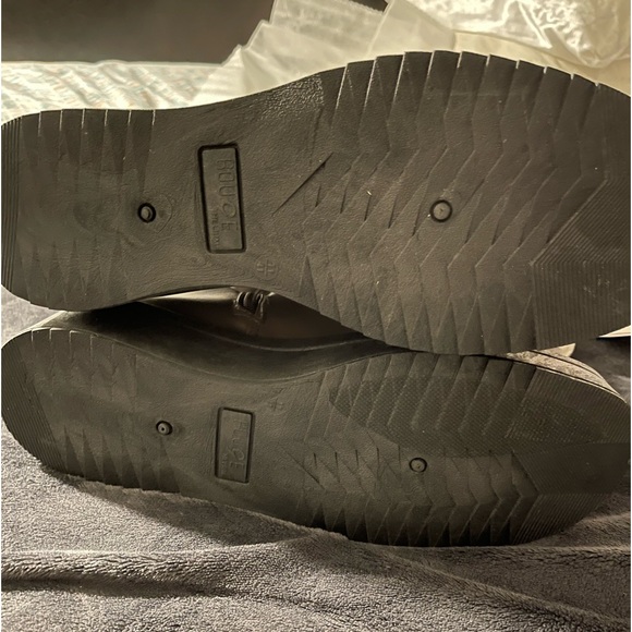 Tall platform boot. - Picture 5 of 6